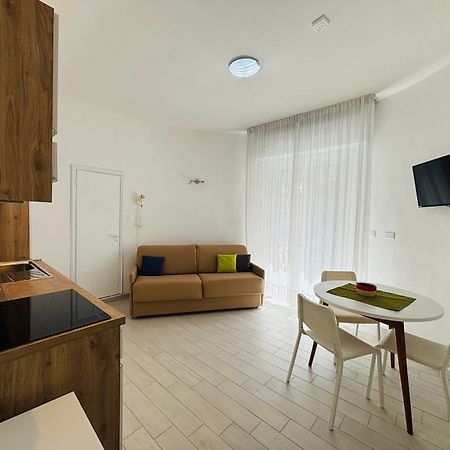 Hotel Iride Suite & Breakfast- Ideale Per Famiglie E Coppie Riccione Exteriér fotografie