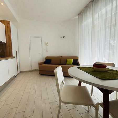 Hotel Iride Suite & Breakfast- Ideale Per Famiglie E Coppie Riccione Exteriér fotografie